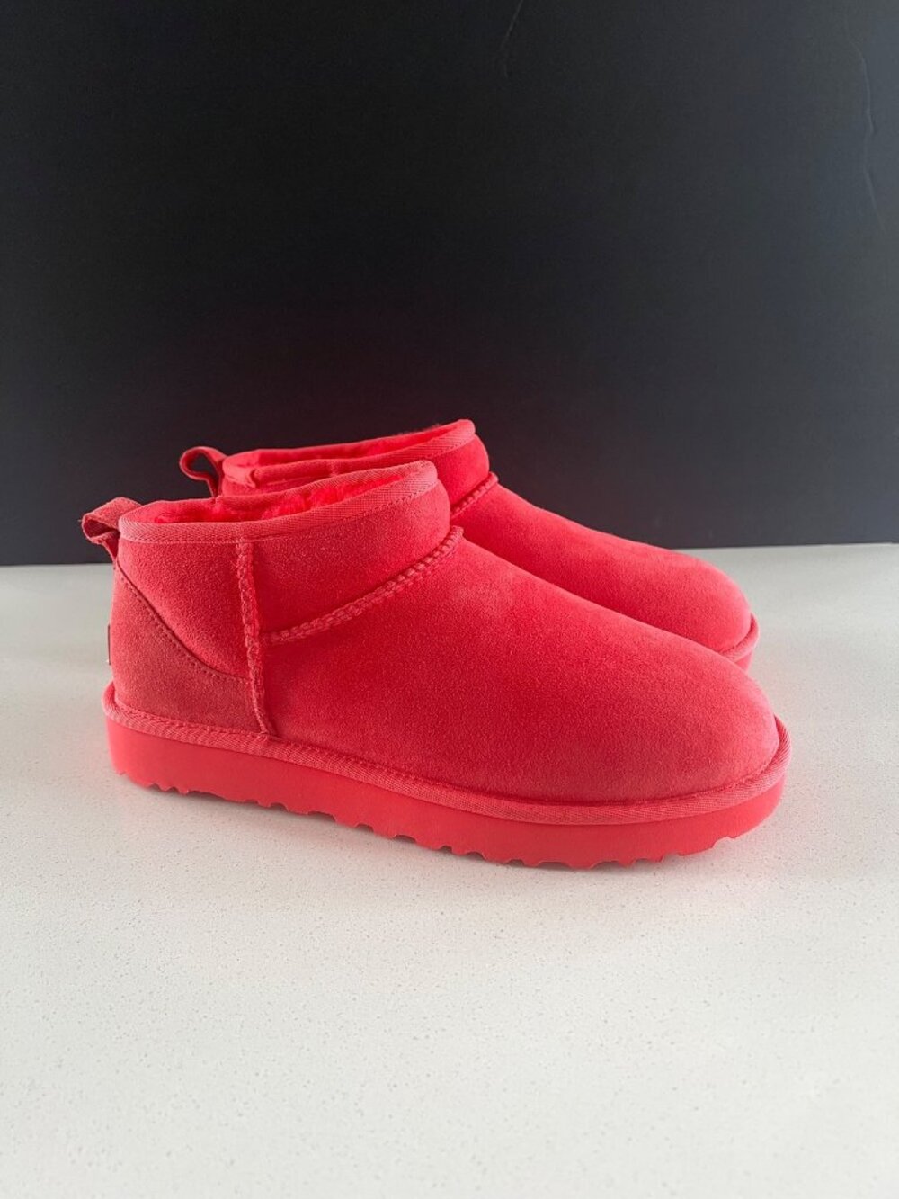 UGG Womens UGG® Classic Ultra Mini Boot - Ribbon Red SIZE 9 NEW